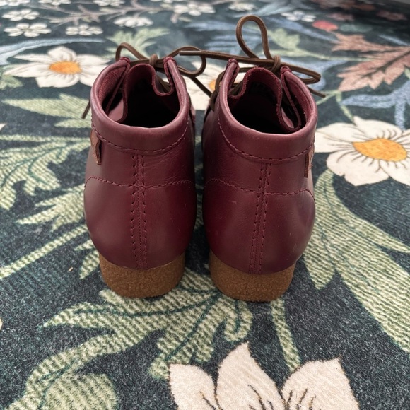Clarks Wallabee Leather Burgundy / Cherry Red Sz 7 - Picture 4 of 6